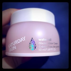 Saturday skin glacier waterfall cream